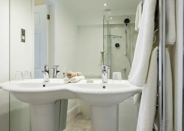 戈尔兹伯勒豪尔酒店 纳尔斯伯勒