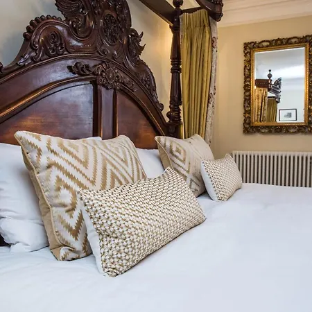 Goldsborough Hall Otel 5*