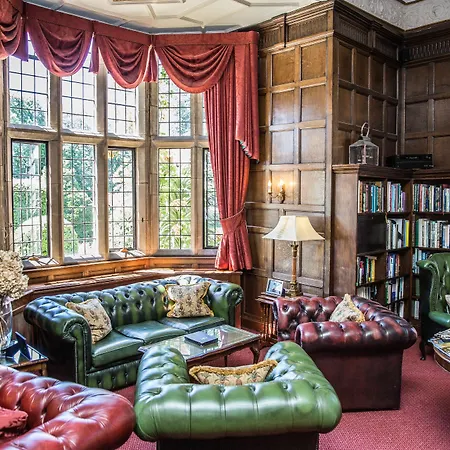 Goldsborough Hall מלון 5*