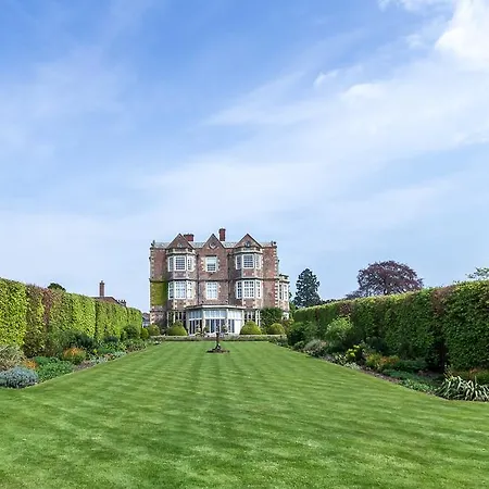 Goldsborough Hall Otel 5*